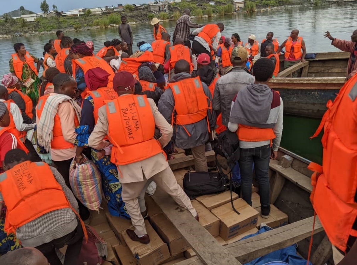 Transport sur le Lac Kivu, RDC : le Gouvernement offre le premier lot de gilets de sauvetage